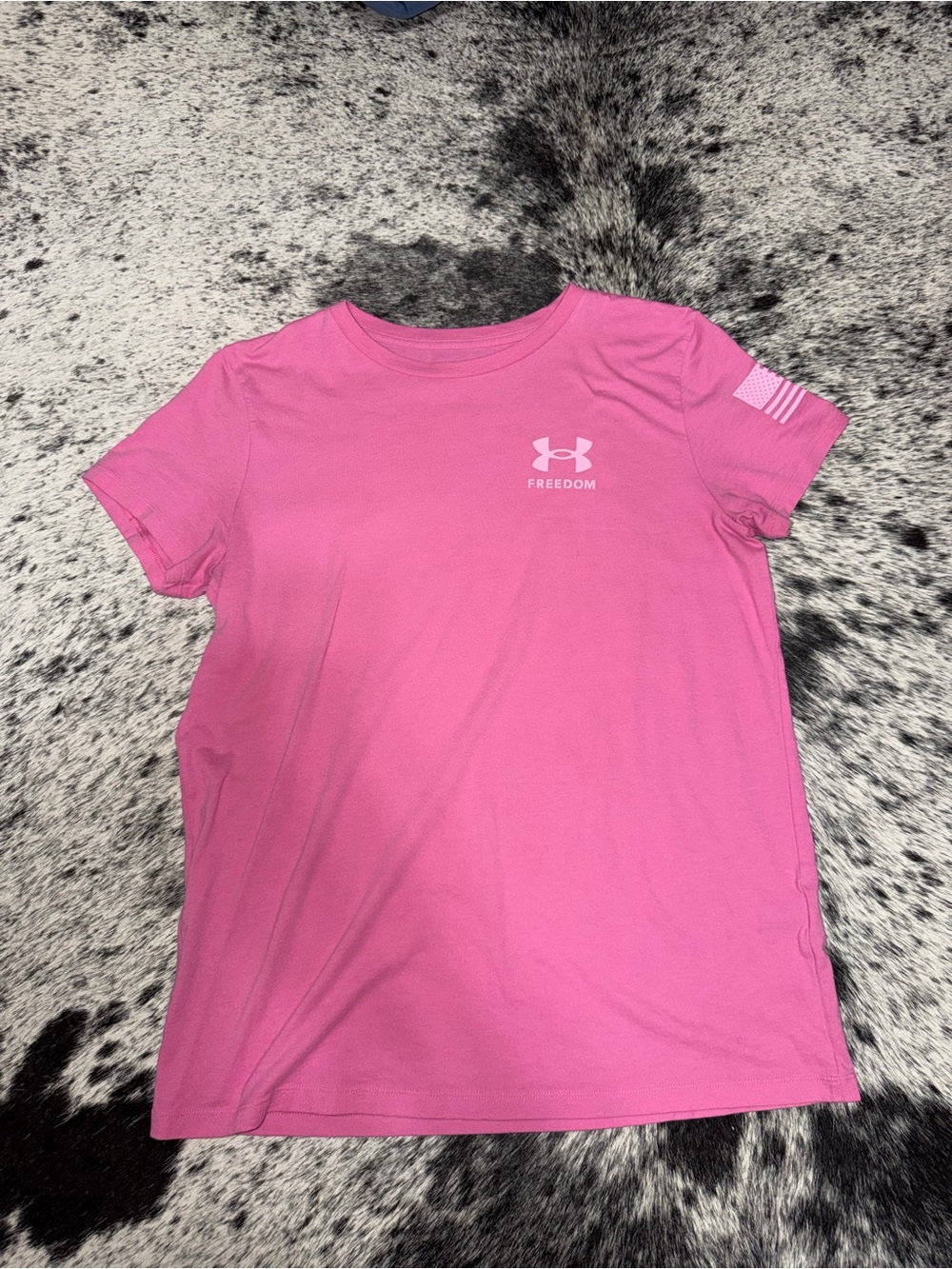Under Armour Pink 'Freedom' Performance Tee - women size L